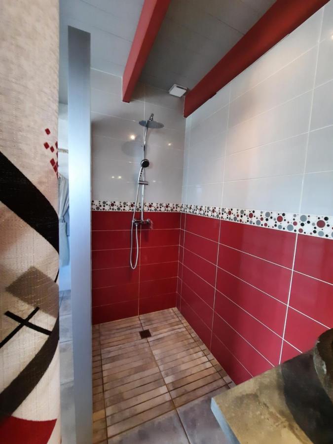 L'Echappee Tremoussante Bed & Breakfast Saint-Barthelemy-de-Vals Exterior photo